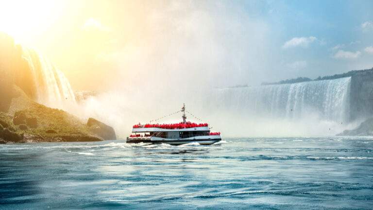 Niagara Falls boat trip