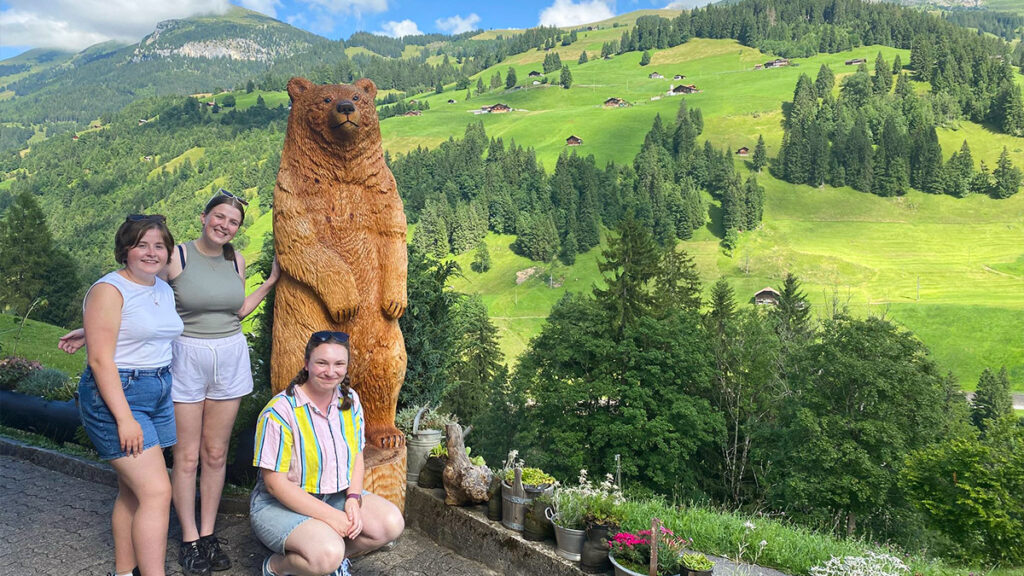 Reps at the Trummer Woodcarver in Adelboden