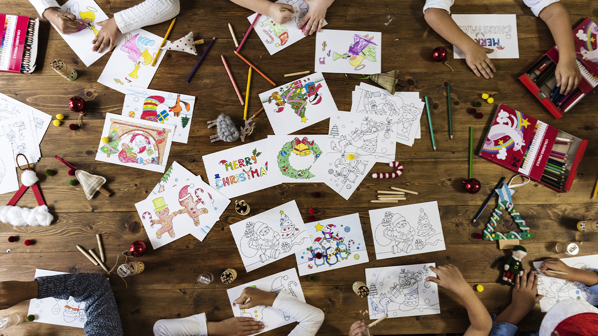kids making christmas cards