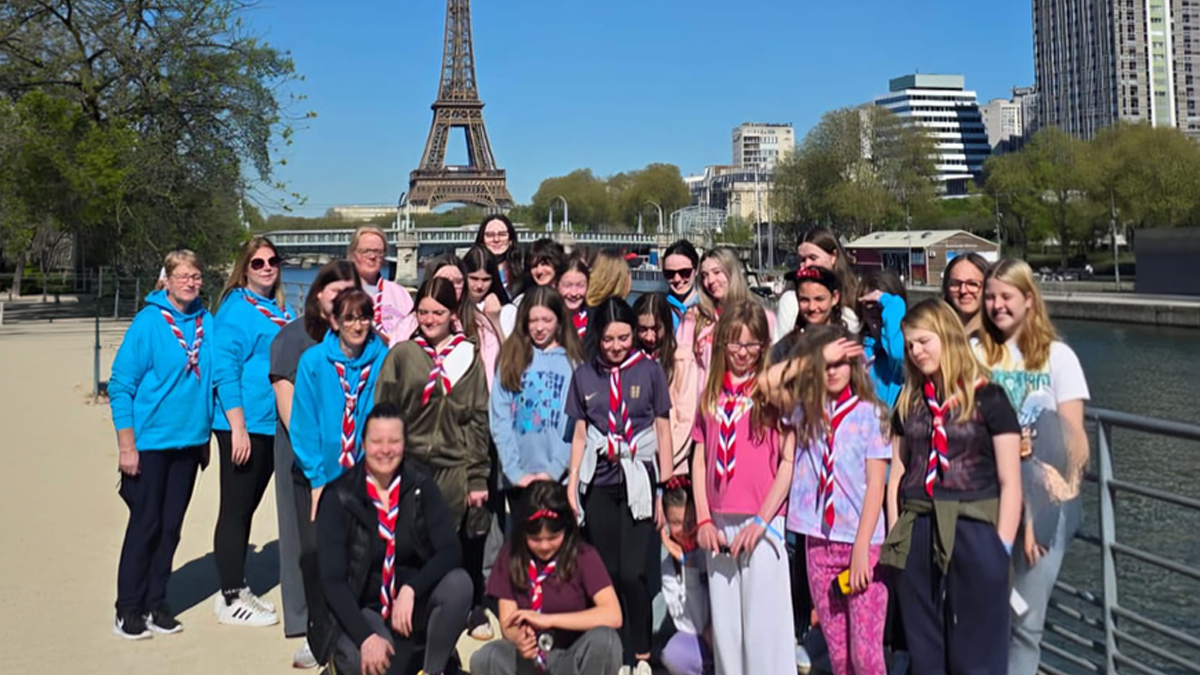 Rotherham 9th guides trip to Disneyland Paris