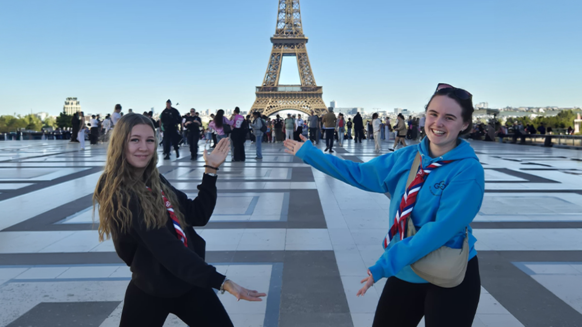Rotherham 9th guides trip to Disneyland Paris