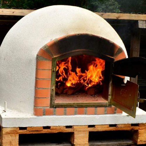 Buitenzorg camp pizza oven